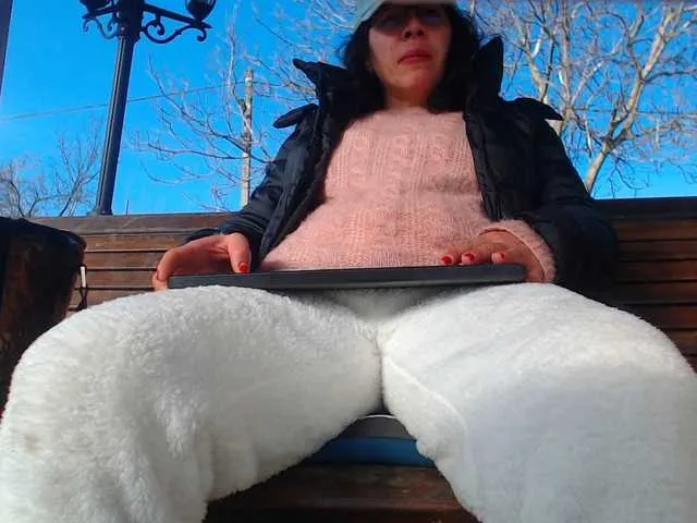 Live sex webcam photo for AnnBigLabia #290286490