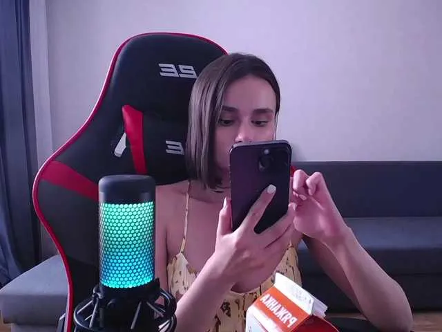 Live sex webcam photo for Anna-7 #275675801