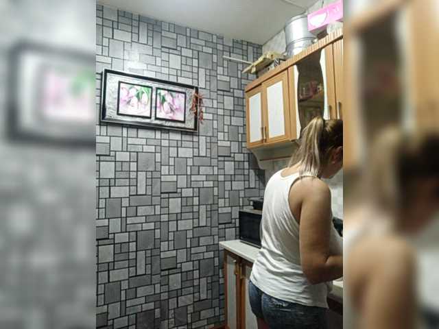 Live sex webcam photo for Anna25- #276532278