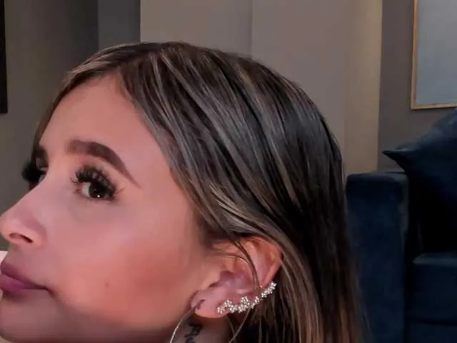 Live sex webcam photo for AnnaBrooks #277081395