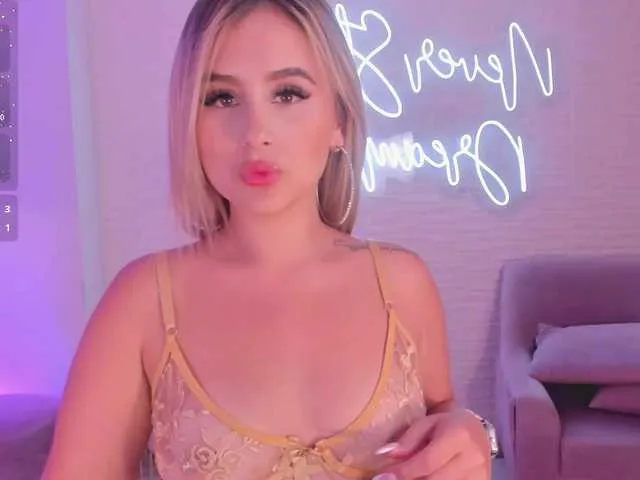 Live sex webcam photo for AnnaBrooks #290404470