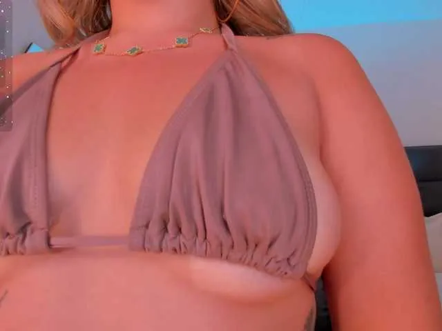 Live sex webcam photo for AnnaBrooks #292166181