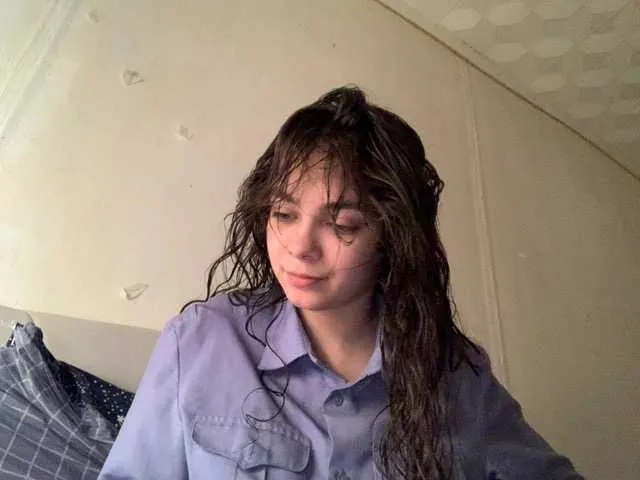 Live sex webcam photo for AnnaCow #272379363