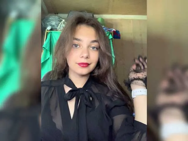 Live sex webcam photo for AnnaCow #273990674