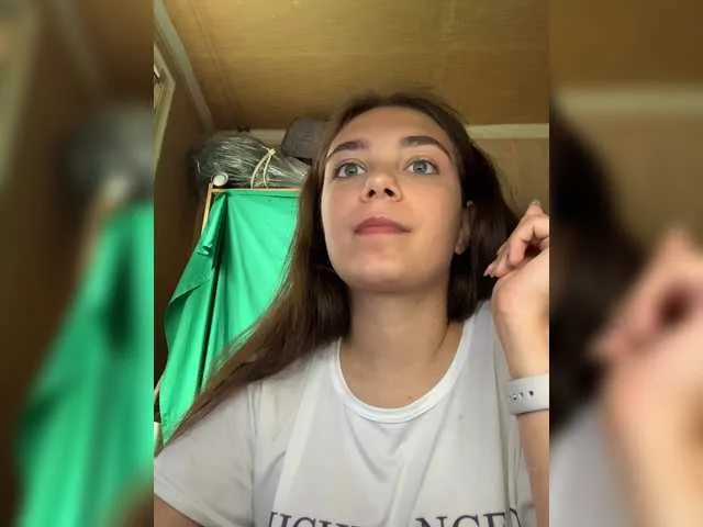 Live sex webcam photo for AnnaCow #274115306