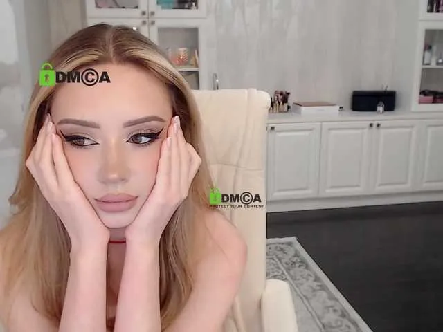 Live sex webcam photo for AnnaDaisy1 #275519098