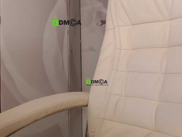 Live sex webcam photo for AnnaDaisy1 #276047323