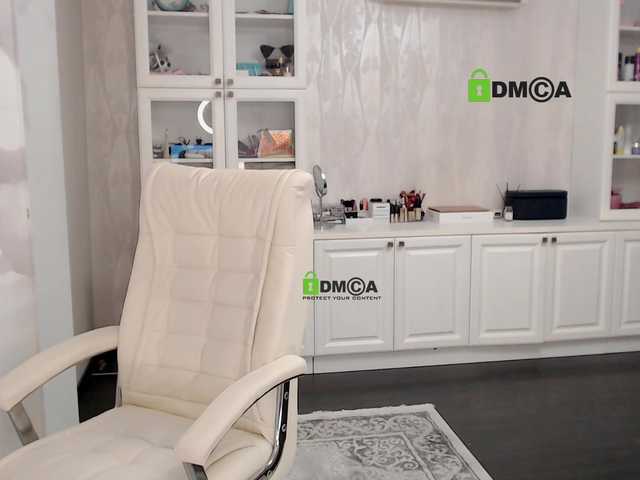 Live sex webcam photo for AnnaDaisy1 #276067971