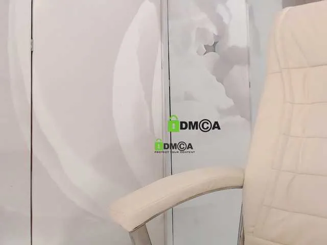 Live sex webcam photo for AnnaDaisy1 #276111670