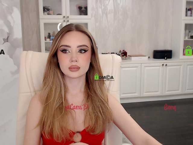 Live sex webcam photo for AnnaDaisy1 #276608580