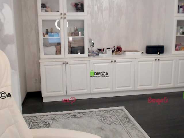 Live sex webcam photo for AnnaDaisy1 #276707238