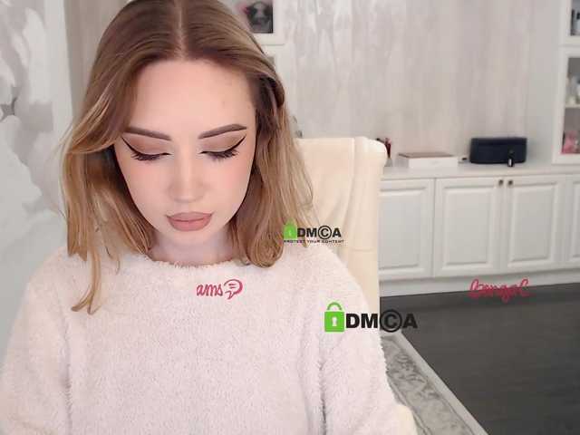 Live sex webcam photo for AnnaDaisy1 #276855558