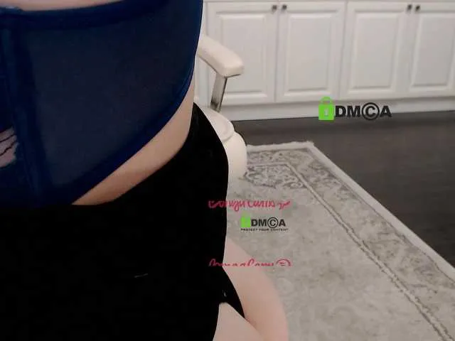 Live sex webcam photo for AnnaDaisy1 #277134391