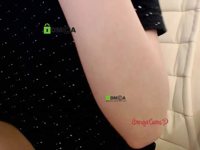 Live sex webcam photo for AnnaDaisy1 #277340715