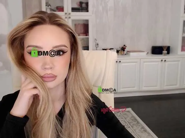 Live sex webcam photo for AnnaDaisy1 #277363768