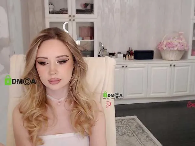 Live sex webcam photo for AnnaDaisy1 #277544076