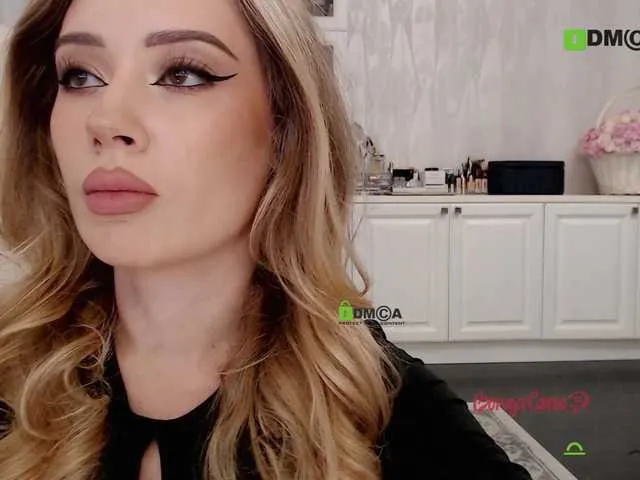 Live sex webcam photo for AnnaDaisy1 #277552659