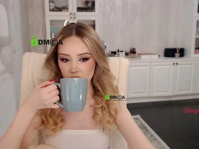 Live sex webcam photo for AnnaDaisy1 #277610682