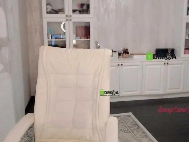 Live sex webcam photo for AnnaDaisy1 #277622410