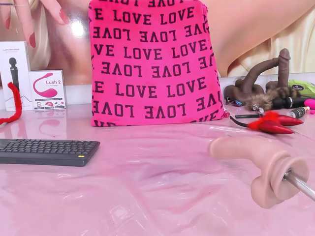 Live sex webcam photo for AnnaDiaz #276070411