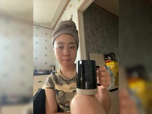 Live sex webcam photo for AnnaGlamor #275594476