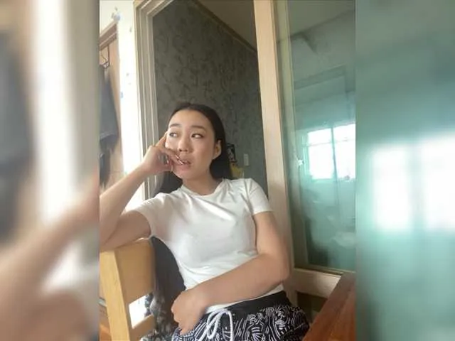 Live sex webcam photo for AnnaGlamor #275612210