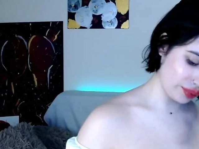 Live sex webcam photo for AnnaMorr #272308871