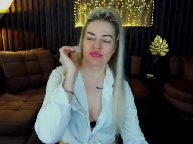 Live sex webcam photo for AnnaSnow #293528441