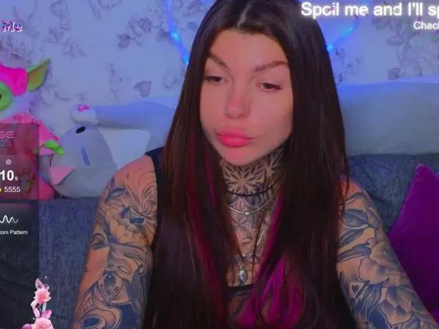 Live sex webcam photo for AnnaXXMeow #277872454