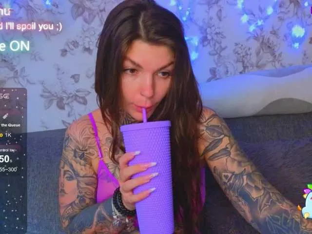 Live sex webcam photo for AnnaXXMeow #278002354