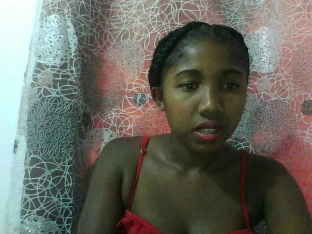 Live sex webcam photo for Annah21 #290248550