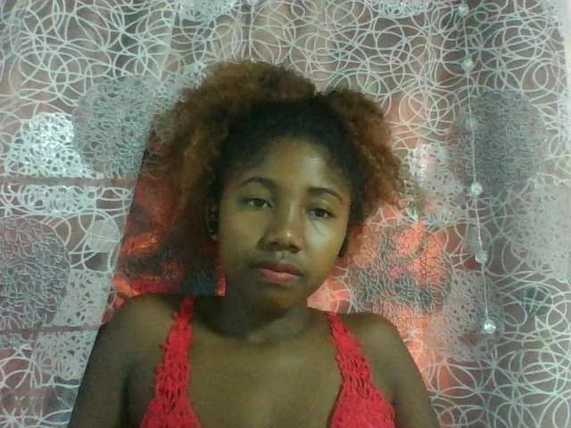 Live sex webcam photo for Annah21 #290407426