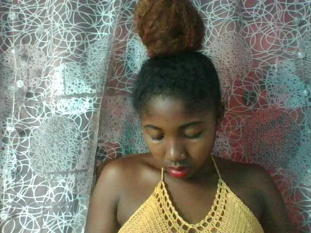 Live sex webcam photo for Annah21 #290512537