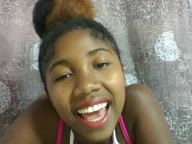 Live sex webcam photo for Annah21 #290910698