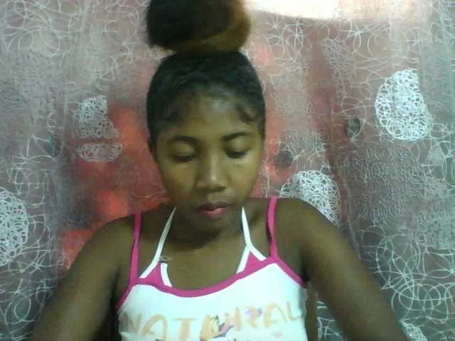 Live sex webcam photo for Annah21 #290914470