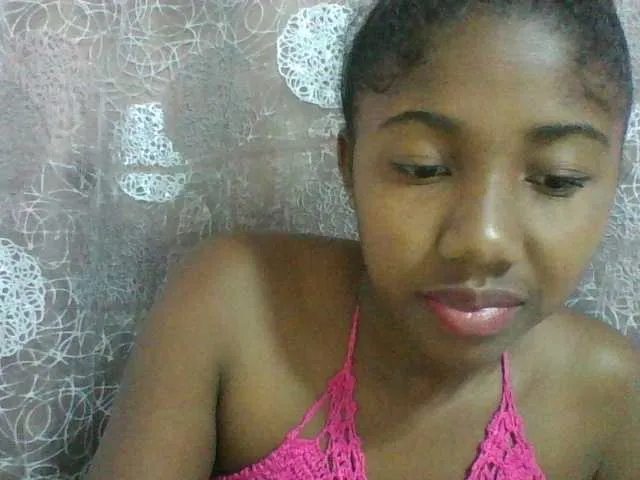 Live sex webcam photo for Annah21 #290966578