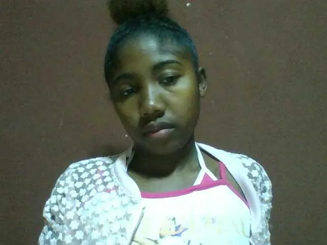 Live sex webcam photo for Annah21 #291440763