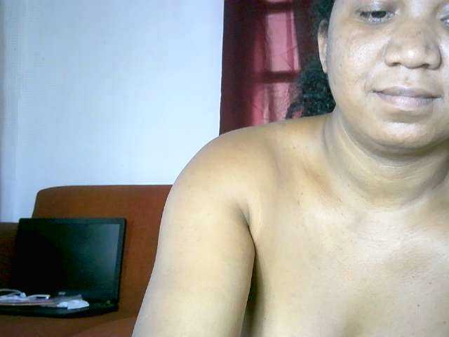 Live sex webcam photo for AnnahLeslyt #276556461