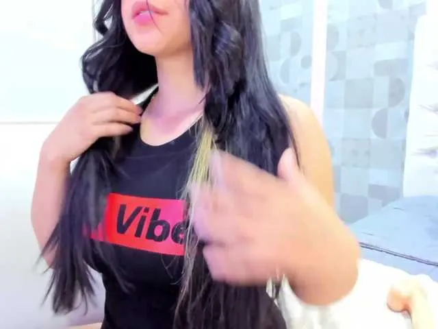 Live sex webcam photo for AnnaiZuker #272020292