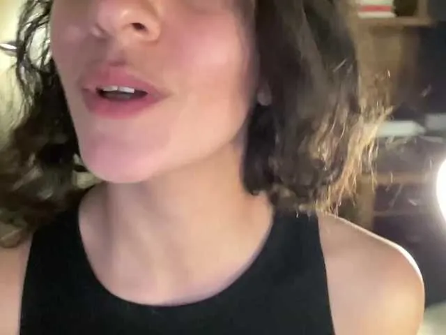 Live sex webcam photo for Annareylee #276964099