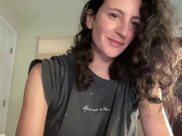 Live sex webcam photo for Annareylee #277361697
