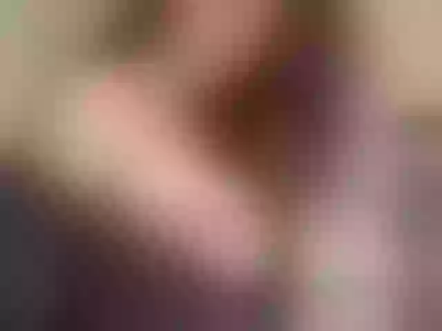 Live sex webcam photo for Annareylee #277663768