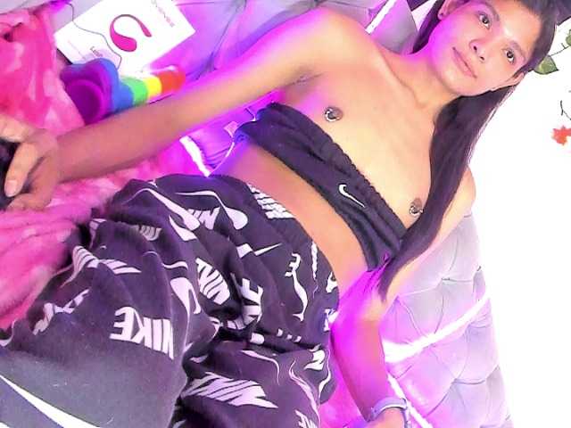 Live sex webcam photo for Anneangelus69 #277024373