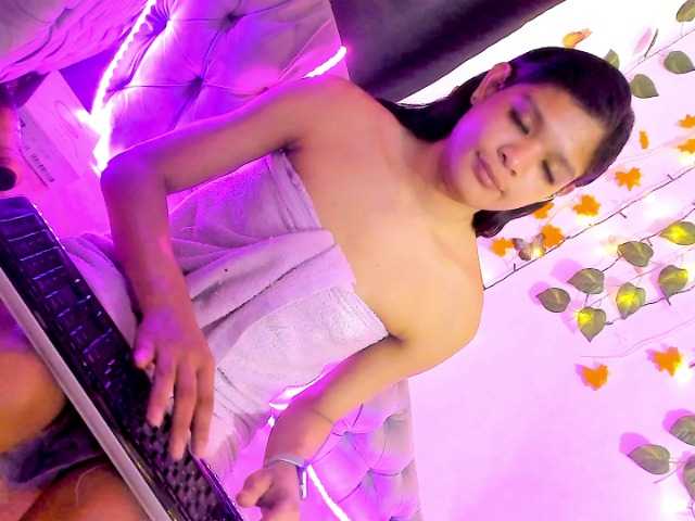 Live sex webcam photo for Anneangelus69 #277101798