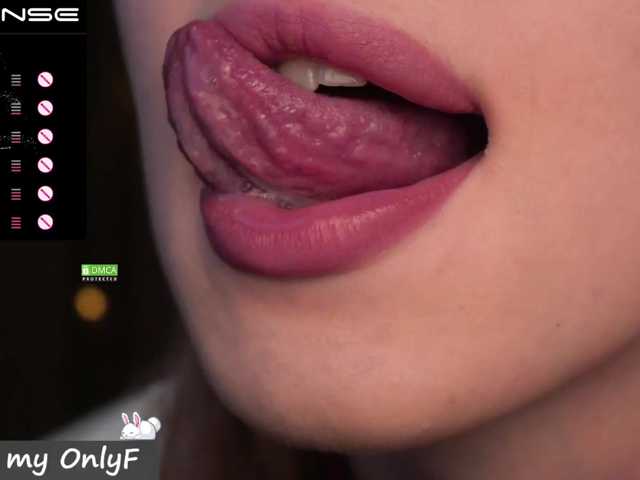 Live sex webcam photo for Annelitt #287948392