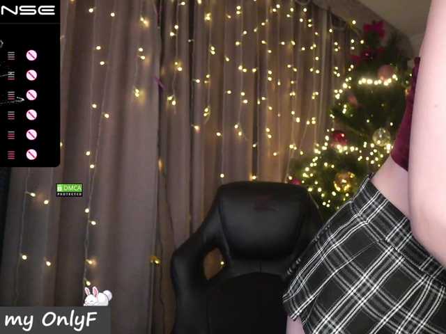 Live sex webcam photo for Annelitt #287948395