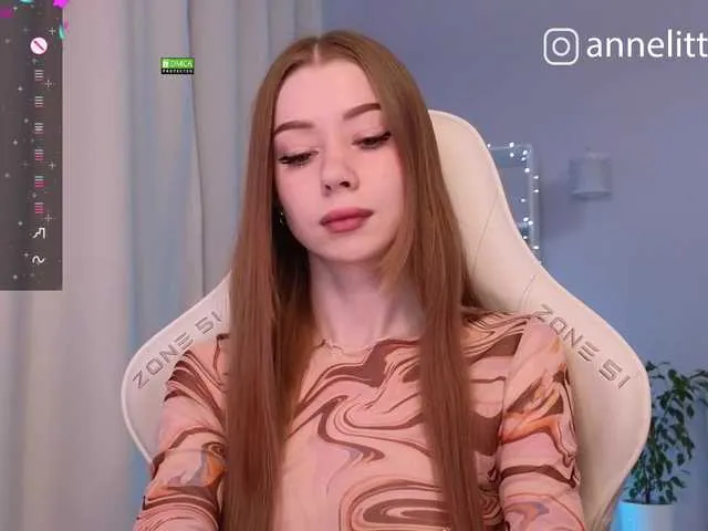 Live sex webcam photo for Annelitt #290998400