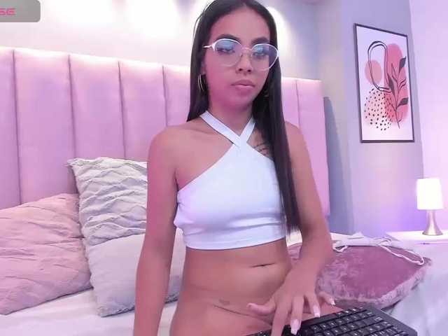 Live sex webcam photo for AnniCollins #277086147