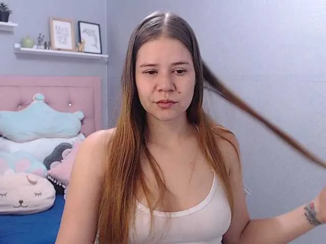 Live sex webcam photo for Annie-Red #274289993