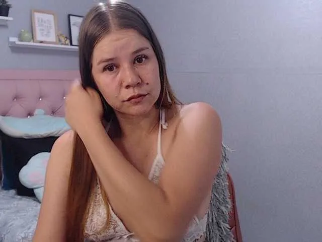 Live sex webcam photo for Annie-Red #274430988